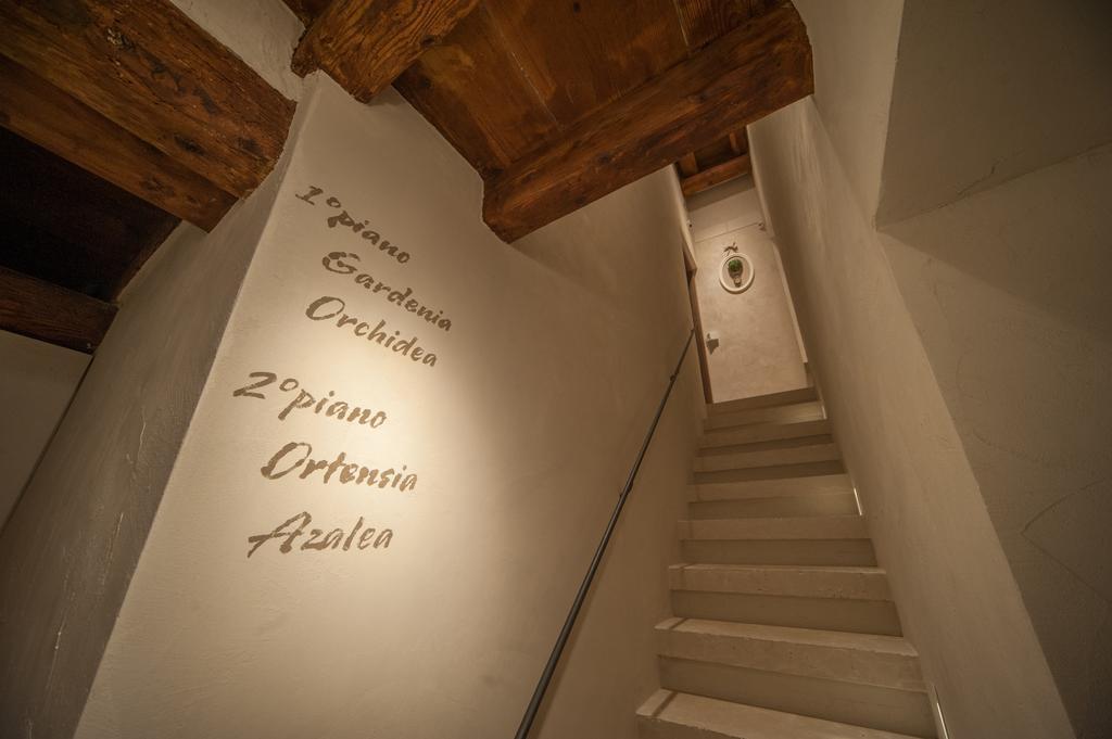 Dimora Corteinfiore Trani Bagian luar foto